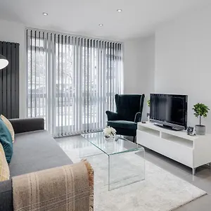 Luxury Chic Near Canary Wharf, Excel, O2 & Stratford Apartment