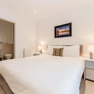 https://o2-arena-apartments.brighton-hotels-england.com